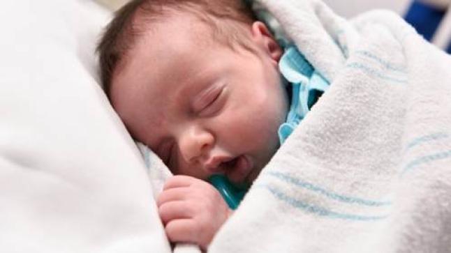 في حادثة غريبة من نوعها في تكساس : ولادة طفلة أمريكية مرتين !